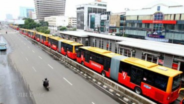 Viral Motor Pelat Merah vs Petugas Jalur Busway, Transjakarta Ingatkan Soal E-TLE