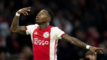 Quincy Promes Bawa Ajax Ungguli PSV Eindhoven