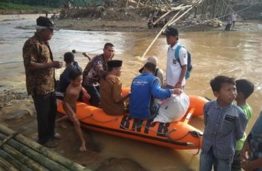Warga Korban Bencana di Lebak Butuh Jembatan Gantung