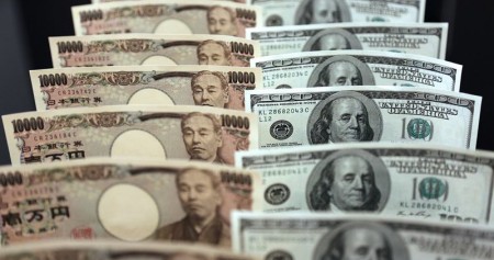 Mata uang yen Jepang dan Dollar AS./Bloomberg
