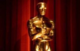 Academy Awards ke-92, Natalie Portman Pakai Jubah Protes