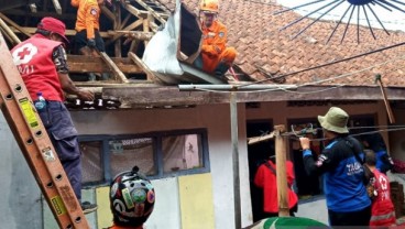 Pemkot Tasikmalaya Bangun Rumah yang Ambruk akibat Bencana Alam