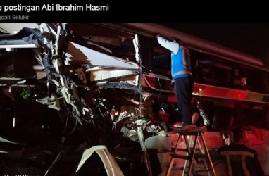 Truk tak Kuat Menanjak di Tol, Dihantam Bus Sinar Jaya, 2 Tewas