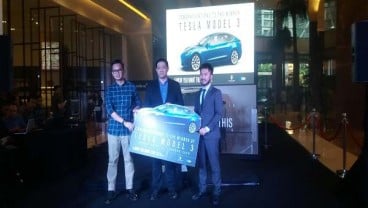 Pacific Place Gelar Loyalty Program Berhadiah Mobil Tesla