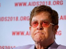 Didiagnosis Pneumonia, Elton John Tak Rampungkan Konser di Selandia Baru