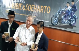 BUKU BARU: Potret Kedekatan Habibie & Soeharto
