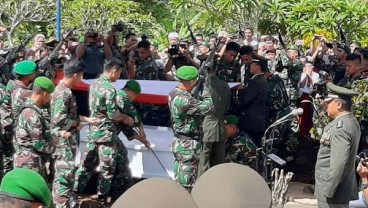 Pemakaman Prajurit TNI Korban MI-17 di Banyumas Khidmat