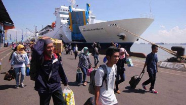 Pelindo III Jadi Penyedia Jasa Pandu dan Tunda Kapal di TSS
