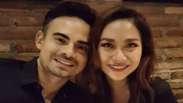 Ibu Ashraf Sinclair Sebut Anaknya Bahagia Menikah dengan BCL