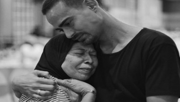 Ibu Ashraf Sinclair : Aku Tak Bisa Menjelaskan Perasaanku Saat Ini