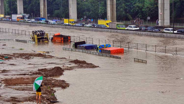Banjir Jakarta 25 Februari Rugikan Pengusaha Depo Kontainer Miliaran Rupiah   