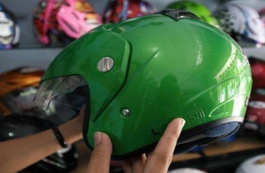 Helm Berjamur? Ini 5 Langkah Merawatnya 