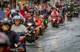 Fakta - Fakta Banjir Jakarta 25 Februari: 2 Tewas, AEON Digeruduk Massa