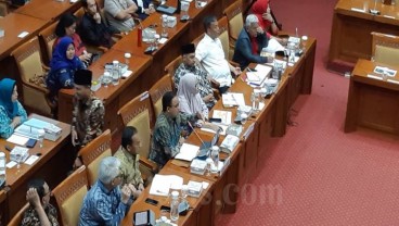 Anies Hadir di DPR, Bantah Komersialisasi Revitalisasi TIM