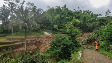 Dua Desa di Tasikmalaya Terisolasi Akibat Longsor