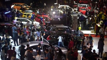 INDONESIA POSITIF TERJANGKIT COVID-19 : PAMERAN MOBIL TETAP JALAN
