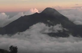 Gunung Merapi Erupsi Setinggi 6.000 Meter