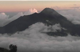 Gunung Merapi Erupsi: Klaten Alami Hujan Abu Tipis…