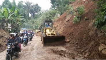 Jalur Selatan Cianjur Kembali Terputus akibat Longsor Susulan