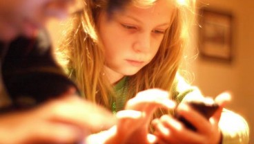 Ini Strategi Memantau Aktivitas Penggunaan Smartphone Anak