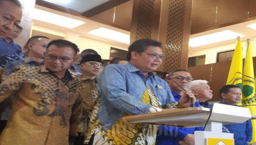 Malam-Malam Zulkifli Hasan Temui Airlangga, Ada Apa?