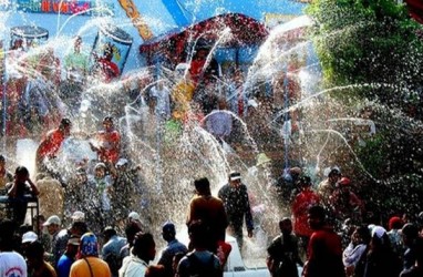 Thailand Akan Tutup Venue Publik dan Tunda Perayaan Songkran