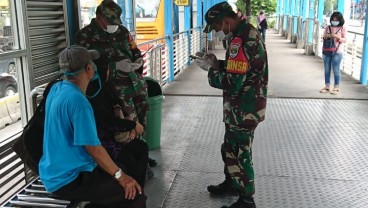 Ada Babinsa di Halte Transjakarta, Ada Apa?