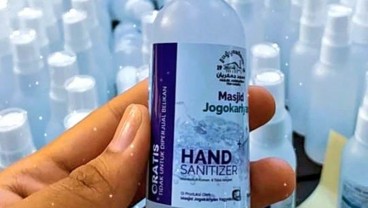 Masjid di Yogyakarta Bagikan 5.000 Lebih Botol Hand Sanitizer