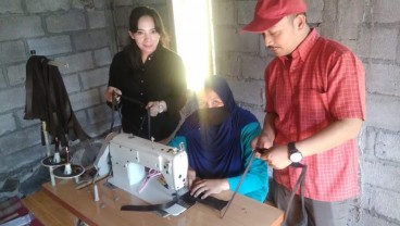 Masker Langka, 10 Penjahit di Hargobinangun Produksi 8.000 Masker Kain, Dibagikan Gratis