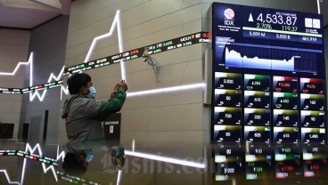 Ringkasan Perdagangan 1 April: IHSG dan Rupiah Kompak Terjungkal