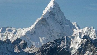 Nepal Lockdown, Pendaki Gunung Everest Turun Pakai Pesawat