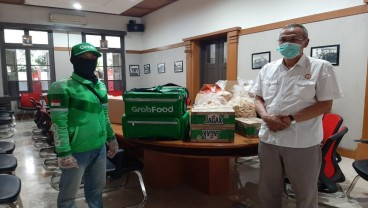 1.000 Minuman Herbal Diberikan pada Tenaga Medis di Bandung