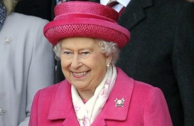 Ratu Elizabeth Apresiasi Para Petugas Medis