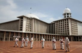 Buka Puasa Bersama Dilarang, Masjid Istiqlal Antarkan Makanan bagi Warga Tak Mampu