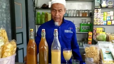 Pandemi Covid-19, Jamu Tradisional di Kampung Pejabat Banjir Pesanan