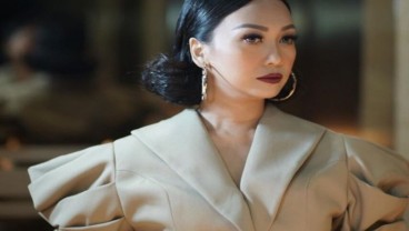 Nola B3 dan Aura Kasih Kuatkan Istri Glen Fredly
