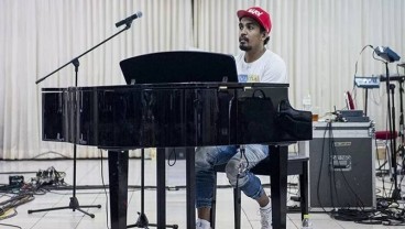 Romantisme Glenn Fredly dan Lagu Patah Hati 