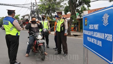 Bisnis Indonesia Edisi Terbaru: PSBB Berlaku, Kok Masih Enggak Disiplin?