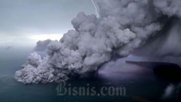 Anak Krakatau Level Waspada, Tinggi Letusan Abu Vulkanik 657 Meter