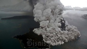 Gunung Anak Krakatau Erupsi, Letusan Terjadi Hingga Sabtu Pagi