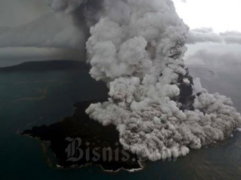 Gunung Anak Krakatau Erupsi, Letusan Terjadi Hingga Sabtu Pagi