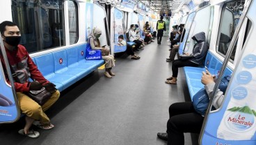 Perkembangan PSBB Jakarta Hari Kelima, Pengguna Transjakarta Terpantau Sepi