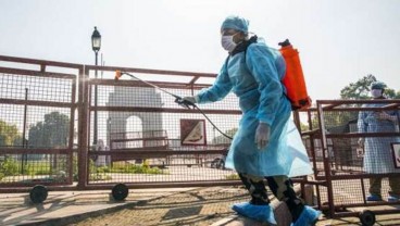 Takut Ketularan Virus Corona, Masyarakat India Pukuli Para Dokter