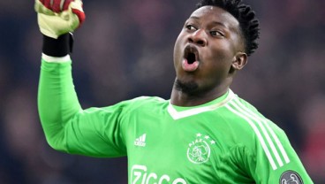 Kiper Ajax Amsterdam Andre Onana : Barcelona Rumah Saya