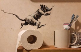 Seniman Anonim Banksy Tetap Berkarya Meski dari Rumah