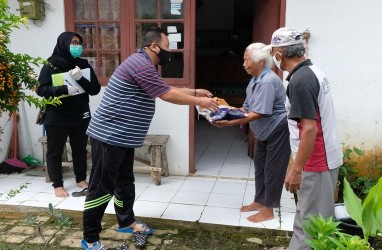 Dampak Virus Corona, Kementerian Sosial Salurkan Bansos di Jakarta