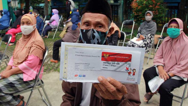 PEMBAGIAN KARTU KELUARGA SEJAHTERA