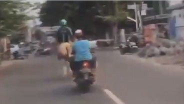 Rider Ojol di Solo ini Pilih Naik Kuda, Bolehkah Kalau di PSBB Jakarta?