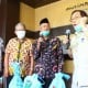 Masyarakat Tionghoa Surabaya Gandeng Muhammadiyah Salurkan Paket Lebaran