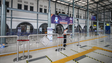 STASIUN PASAR SENEN TIDAK MELAYANI KERETA JARAK JAUH